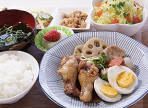 「手羽元さっぱり煮定食」